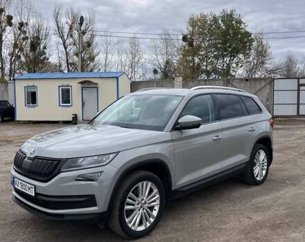 Серый Шкода Kodiaq, объемом двигателя 1.97 л и пробегом 283 тыс. км за 28200 $, фото 2 на Automoto.ua