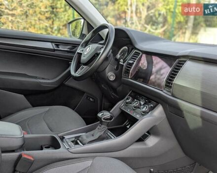 Серый Шкода Kodiaq, объемом двигателя 2 л и пробегом 220 тыс. км за 23999 $, фото 25 на Automoto.ua