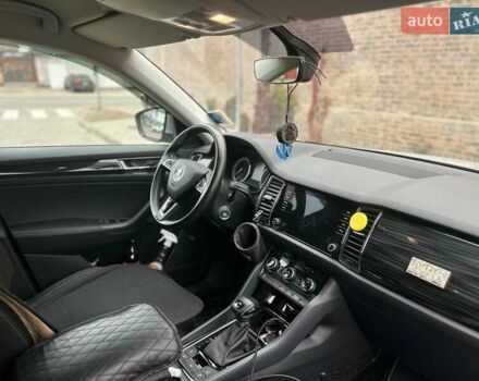 Серый Шкода Kodiaq, объемом двигателя 1.98 л и пробегом 38 тыс. км за 29999 $, фото 14 на Automoto.ua