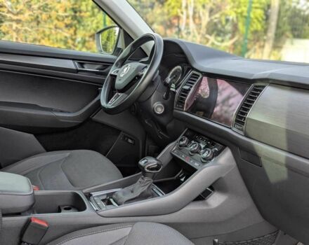 Серый Шкода Kodiaq, объемом двигателя 2 л и пробегом 220 тыс. км за 24999 $, фото 4 на Automoto.ua