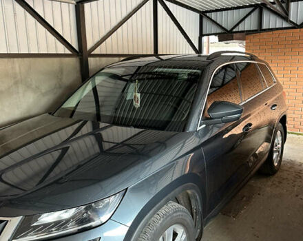 Серый Шкода Kodiaq, объемом двигателя 1.98 л и пробегом 107 тыс. км за 26999 $, фото 2 на Automoto.ua