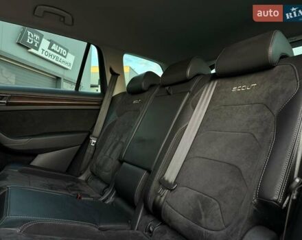 Сірий Шкода Kodiaq, об'ємом двигуна 2 л та пробігом 150 тис. км за 28999 $, фото 45 на Automoto.ua