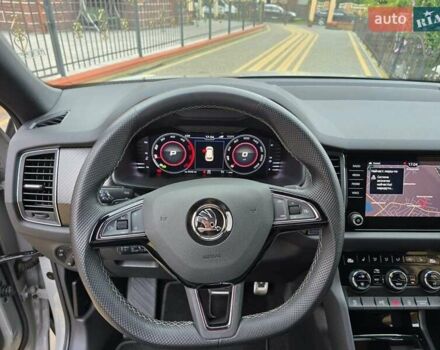 Серый Шкода Kodiaq, объемом двигателя 1.97 л и пробегом 193 тыс. км за 30700 $, фото 45 на Automoto.ua