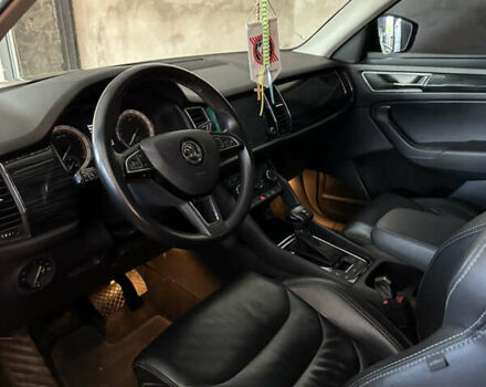 Серый Шкода Kodiaq, объемом двигателя 1.98 л и пробегом 107 тыс. км за 26999 $, фото 3 на Automoto.ua