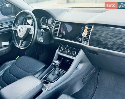 Серый Шкода Kodiaq, объемом двигателя 1.97 л и пробегом 235 тыс. км за 24444 $, фото 14 на Automoto.ua