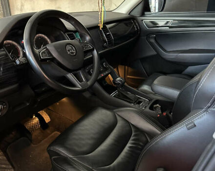 Серый Шкода Kodiaq, объемом двигателя 1.98 л и пробегом 107 тыс. км за 26999 $, фото 4 на Automoto.ua