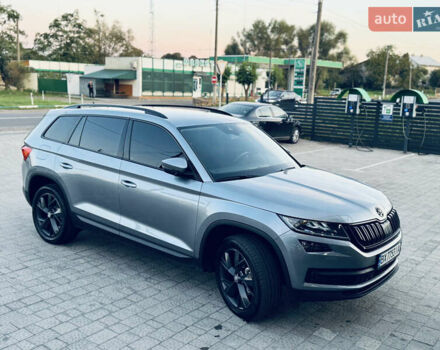 Серый Шкода Kodiaq, объемом двигателя 1.97 л и пробегом 236 тыс. км за 23999 $, фото 4 на Automoto.ua