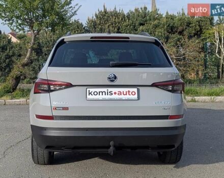 Серый Шкода Kodiaq, объемом двигателя 2 л и пробегом 220 тыс. км за 23999 $, фото 10 на Automoto.ua
