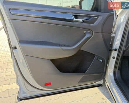 Серый Шкода Kodiaq, объемом двигателя 1.97 л и пробегом 215 тыс. км за 29700 $, фото 10 на Automoto.ua