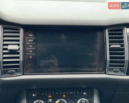 Сірий Шкода Kodiaq, об'ємом двигуна 1.97 л та пробігом 229 тис. км за 26999 $, фото 54 на Automoto.ua