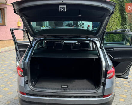 Серый Шкода Kodiaq, объемом двигателя 1.97 л и пробегом 186 тыс. км за 25500 $, фото 145 на Automoto.ua