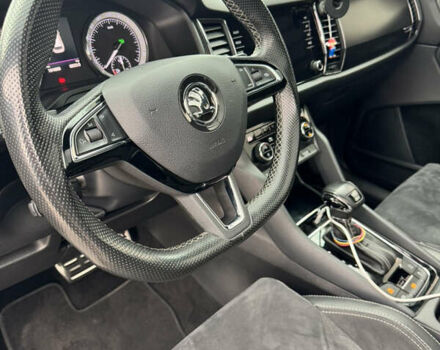 Серый Шкода Kodiaq, объемом двигателя 1.97 л и пробегом 194 тыс. км за 33000 $, фото 2 на Automoto.ua