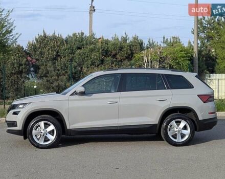 Серый Шкода Kodiaq, объемом двигателя 2 л и пробегом 220 тыс. км за 23999 $, фото 7 на Automoto.ua