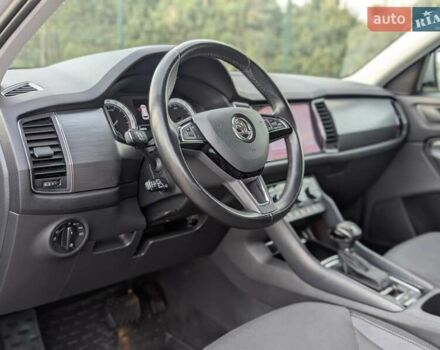 Серый Шкода Kodiaq, объемом двигателя 2 л и пробегом 220 тыс. км за 23999 $, фото 23 на Automoto.ua