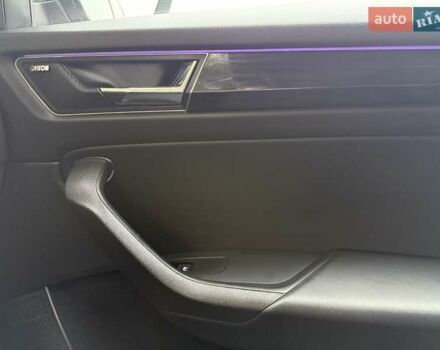 Серый Шкода Kodiaq, объемом двигателя 1.97 л и пробегом 167 тыс. км за 25400 $, фото 2 на Automoto.ua