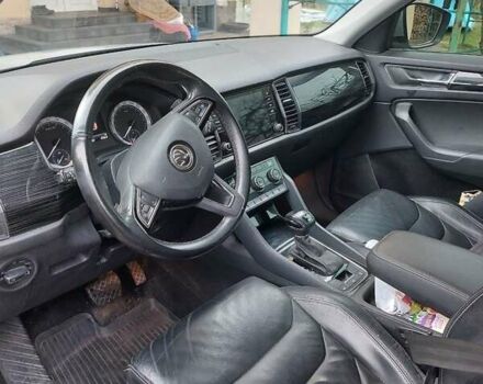 Серый Шкода Kodiaq, объемом двигателя 2 л и пробегом 153 тыс. км за 27500 $, фото 3 на Automoto.ua