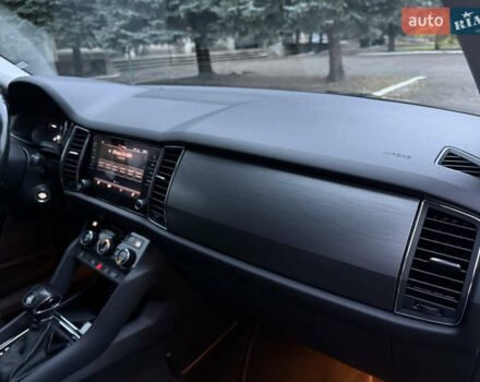 Сірий Шкода Kodiaq, об'ємом двигуна 1.97 л та пробігом 243 тис. км за 23500 $, фото 11 на Automoto.ua