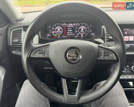 Серый Шкода Kodiaq, объемом двигателя 1.97 л и пробегом 93 тыс. км за 33500 $, фото 9 на Automoto.ua