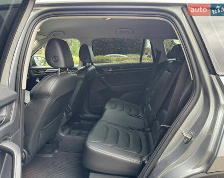 Серый Шкода Kodiaq, объемом двигателя 1.98 л и пробегом 125 тыс. км за 27000 $, фото 16 на Automoto.ua