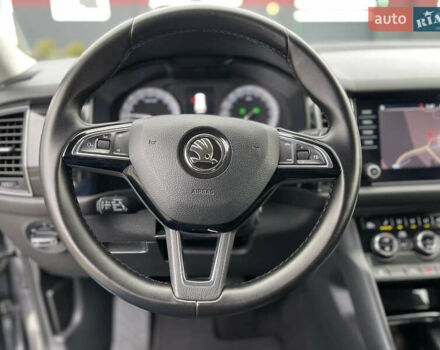 Серый Шкода Kodiaq, объемом двигателя 1.97 л и пробегом 227 тыс. км за 23999 $, фото 48 на Automoto.ua