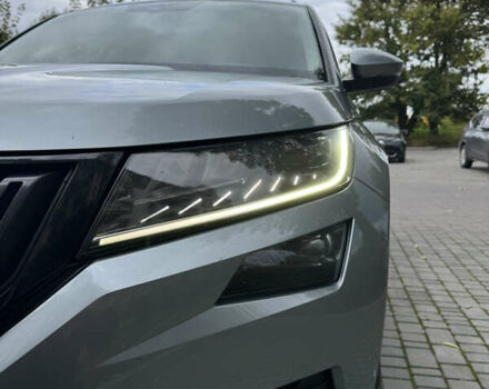 Серый Шкода Kodiaq, объемом двигателя 1.98 л и пробегом 125 тыс. км за 27000 $, фото 2 на Automoto.ua
