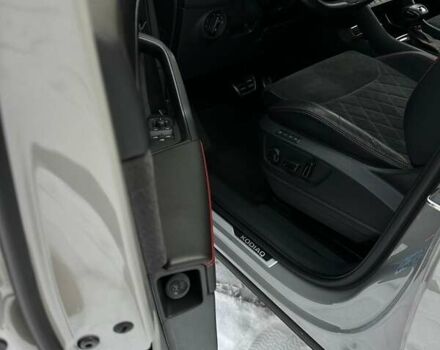 Серый Шкода Kodiaq, объемом двигателя 1.97 л и пробегом 205 тыс. км за 35500 $, фото 4 на Automoto.ua