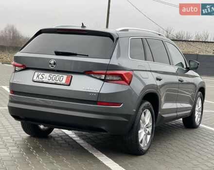 Серый Шкода Kodiaq, объемом двигателя 1.97 л и пробегом 227 тыс. км за 23999 $, фото 5 на Automoto.ua