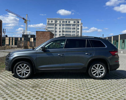 Серый Шкода Kodiaq, объемом двигателя 1.97 л и пробегом 100 тыс. км за 33500 $, фото 3 на Automoto.ua