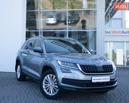 Серый Шкода Kodiaq, объемом двигателя 1.97 л и пробегом 63 тыс. км за 31990 $, фото 7 на Automoto.ua