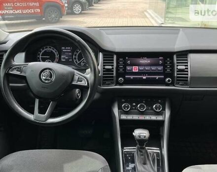 Серый Шкода Kodiaq, объемом двигателя 1.97 л и пробегом 135 тыс. км за 25295 $, фото 7 на Automoto.ua