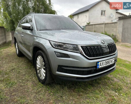 Серый Шкода Kodiaq, объемом двигателя 1.97 л и пробегом 195 тыс. км за 28000 $, фото 2 на Automoto.ua
