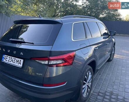 Серый Шкода Kodiaq, объемом двигателя 1.97 л и пробегом 96 тыс. км за 28800 $, фото 4 на Automoto.ua
