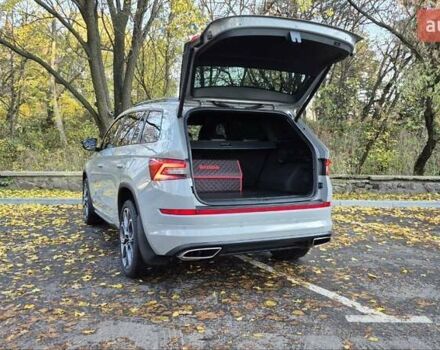 Серый Шкода Kodiaq, объемом двигателя 1.97 л и пробегом 222 тыс. км за 35700 $, фото 10 на Automoto.ua