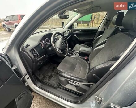 Серый Шкода Kodiaq, объемом двигателя 1.97 л и пробегом 212 тыс. км за 27500 $, фото 11 на Automoto.ua