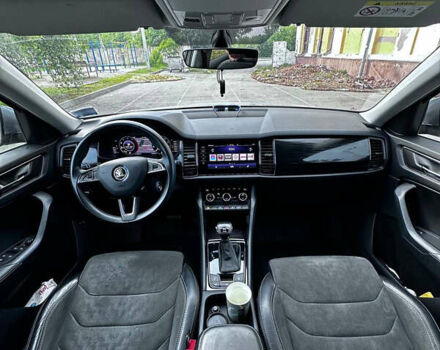 Серый Шкода Kodiaq, объемом двигателя 1.97 л и пробегом 195 тыс. км за 28000 $, фото 45 на Automoto.ua
