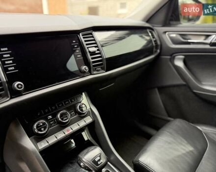 Шкода Kodiaq 2019 в Николаеве на Automoto.ua Серый Шкода Kodiaq, объемом двигателя 1.97 л и пробегом 161 тыс. км за 32500 $, фото 9 на Automoto.ua