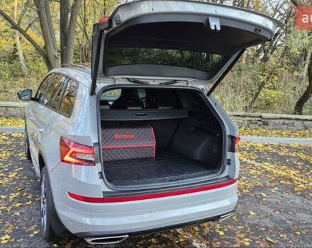 Серый Шкода Kodiaq, объемом двигателя 1.97 л и пробегом 222 тыс. км за 35700 $, фото 11 на Automoto.ua