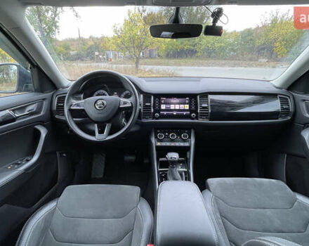 Серый Шкода Kodiaq, объемом двигателя 2 л и пробегом 56 тыс. км за 31900 $, фото 20 на Automoto.ua
