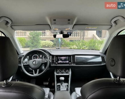 Серый Шкода Kodiaq, объемом двигателя 1.98 л и пробегом 125 тыс. км за 27000 $, фото 14 на Automoto.ua