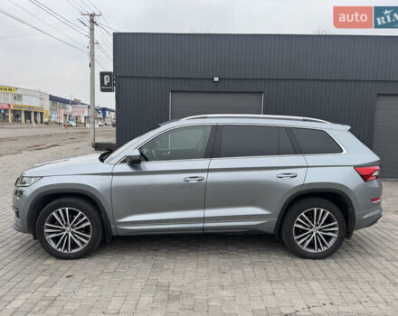 Серый Шкода Kodiaq, объемом двигателя 1.97 л и пробегом 93 тыс. км за 33500 $, фото 4 на Automoto.ua