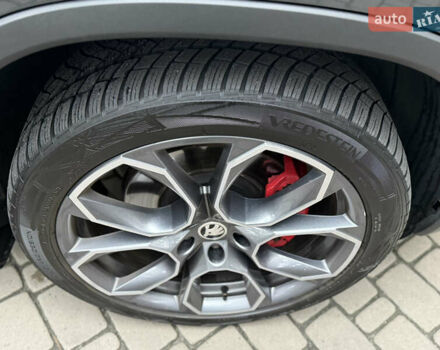 Серый Шкода Kodiaq, объемом двигателя 2 л и пробегом 210 тыс. км за 31500 $, фото 13 на Automoto.ua