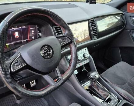 Серый Шкода Kodiaq, объемом двигателя 1.97 л и пробегом 222 тыс. км за 35700 $, фото 16 на Automoto.ua