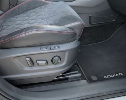 Серый Шкода Kodiaq, объемом двигателя 2 л и пробегом 220 тыс. км за 35500 $, фото 4 на Automoto.ua