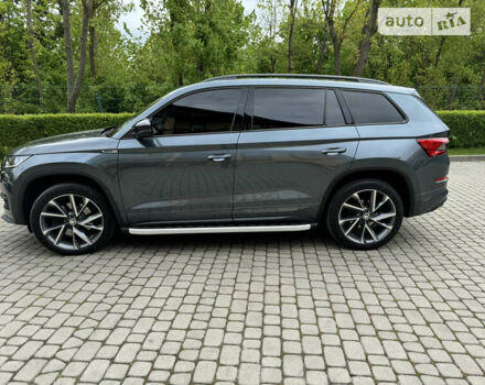 Серый Шкода Kodiaq, объемом двигателя 1.97 л и пробегом 247 тыс. км за 32700 $, фото 4 на Automoto.ua