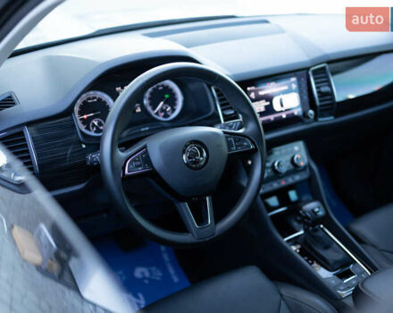 Серый Шкода Kodiaq, объемом двигателя 1.97 л и пробегом 63 тыс. км за 31990 $, фото 50 на Automoto.ua