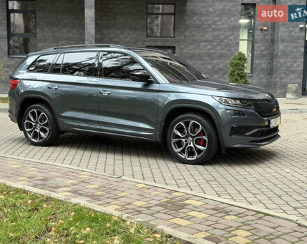 Серый Шкода Kodiaq, объемом двигателя 2 л и пробегом 210 тыс. км за 31500 $, фото 2 на Automoto.ua