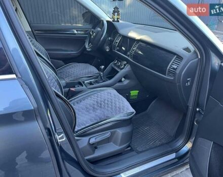 Серый Шкода Kodiaq, объемом двигателя 1.97 л и пробегом 96 тыс. км за 28800 $, фото 9 на Automoto.ua