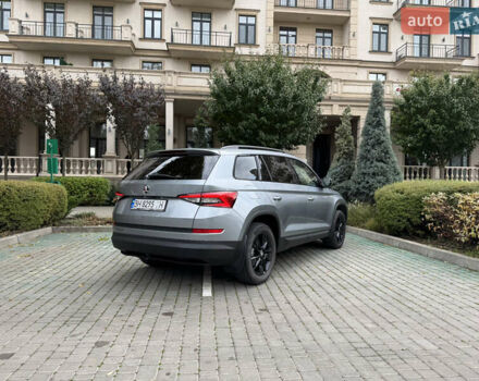 Серый Шкода Kodiaq, объемом двигателя 1.98 л и пробегом 125 тыс. км за 27000 $, фото 5 на Automoto.ua