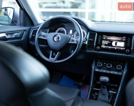 Серый Шкода Kodiaq, объемом двигателя 1.97 л и пробегом 63 тыс. км за 31990 $, фото 55 на Automoto.ua