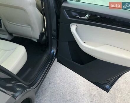 Серый Шкода Kodiaq, объемом двигателя 1.97 л и пробегом 225 тыс. км за 33300 $, фото 15 на Automoto.ua